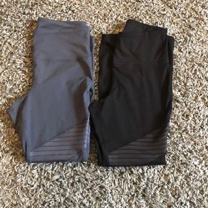 2 pairs of old navy active moto leggings